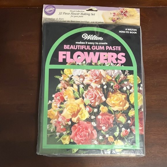 Sealed! Vintage 1997 Wilton Gum Paste Flower Kit - Picture 1 of 8